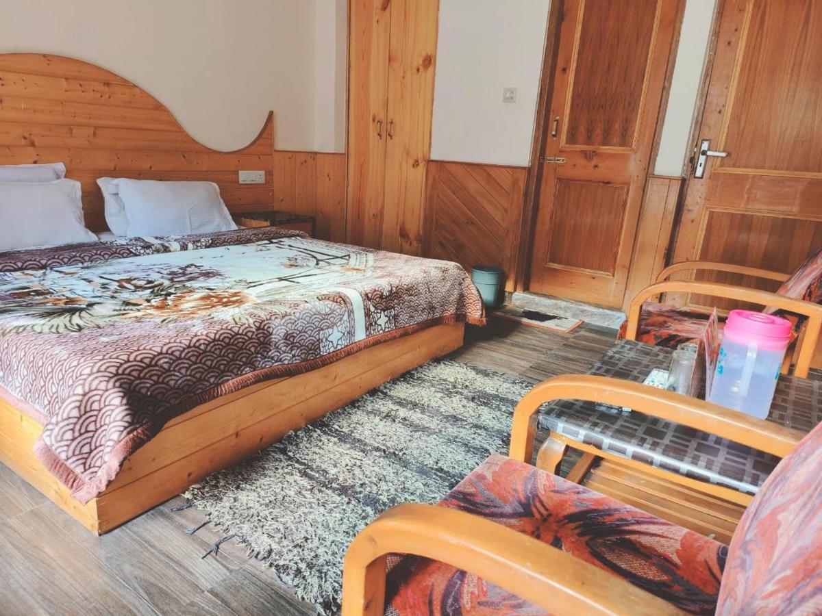 Hotel Hadimba Regency ! Free 4 Wheeler Parking ! Mountain View Rooms ! Near Mall Road Manali 外观 照片