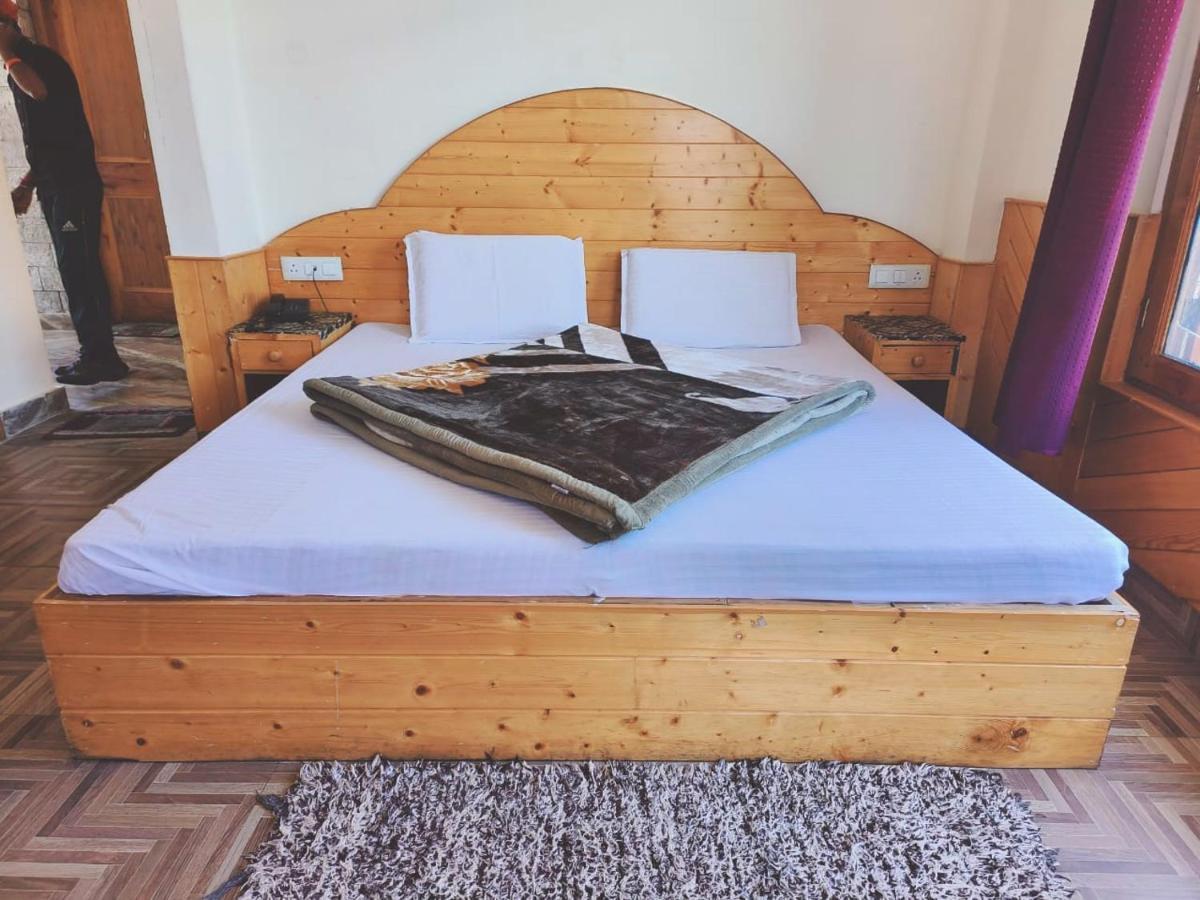 Hotel Hadimba Regency ! Free 4 Wheeler Parking ! Mountain View Rooms ! Near Mall Road Manali 外观 照片