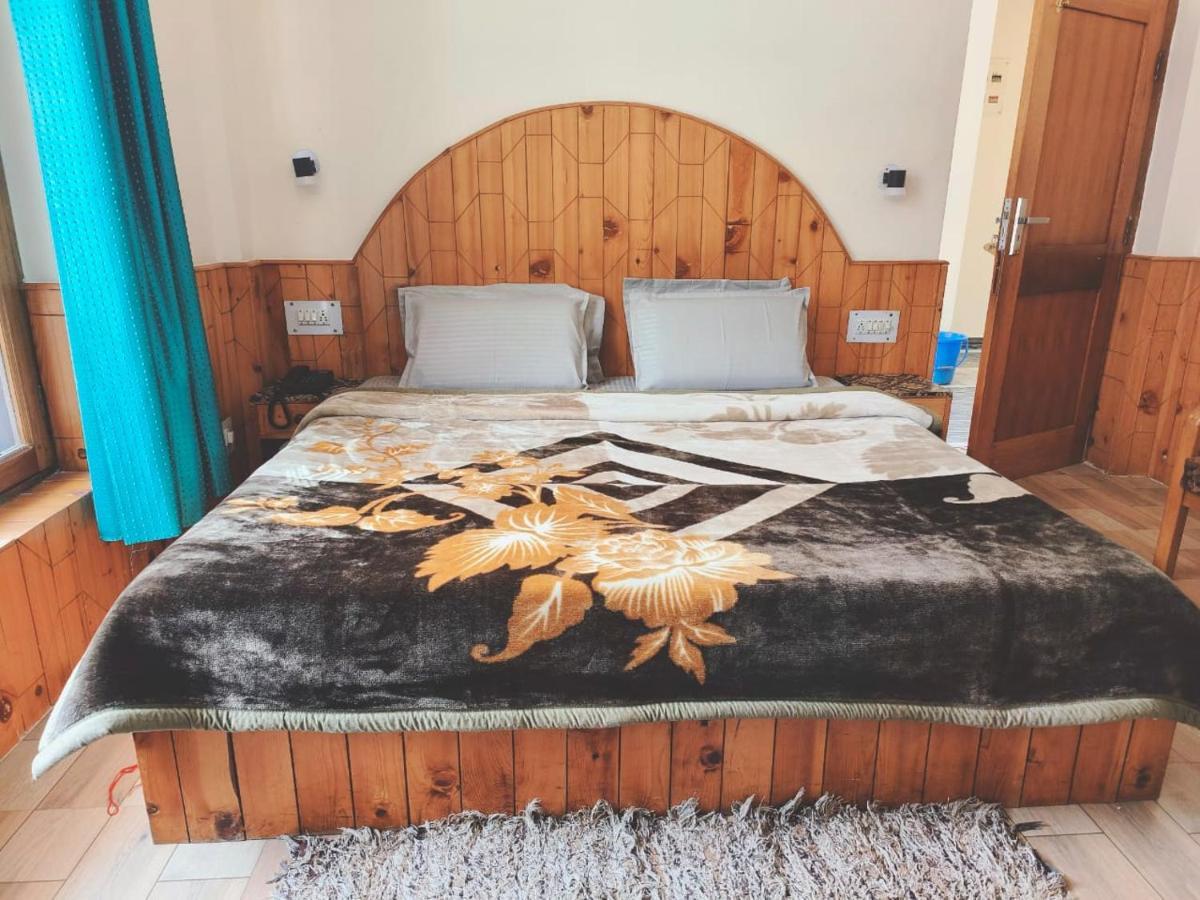 Hotel Hadimba Regency ! Free 4 Wheeler Parking ! Mountain View Rooms ! Near Mall Road Manali 外观 照片