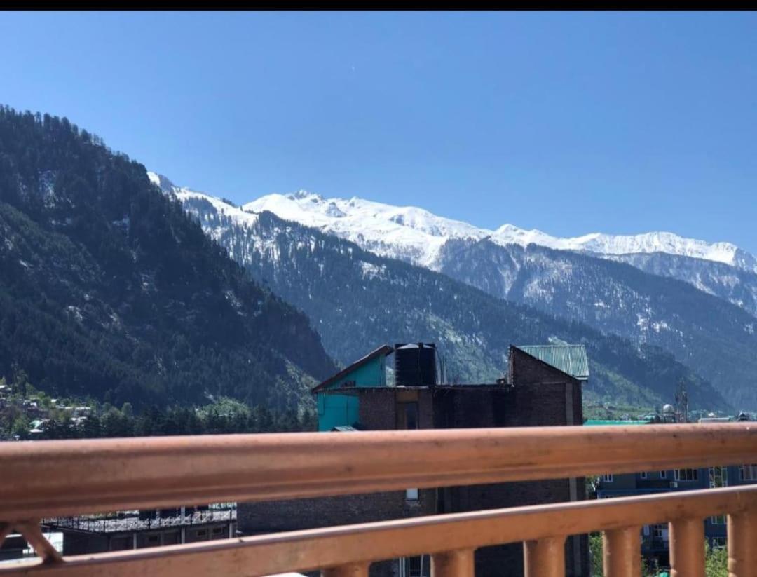 Hotel Hadimba Regency ! Free 4 Wheeler Parking ! Mountain View Rooms ! Near Mall Road Manali 外观 照片